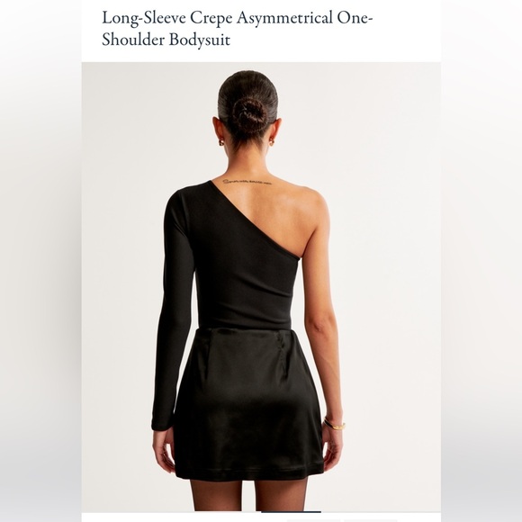 NWT ABERCROMBIE Black Crepe One Shoulder One Sleeve Bodysuit size Small - Picture 4 of 14